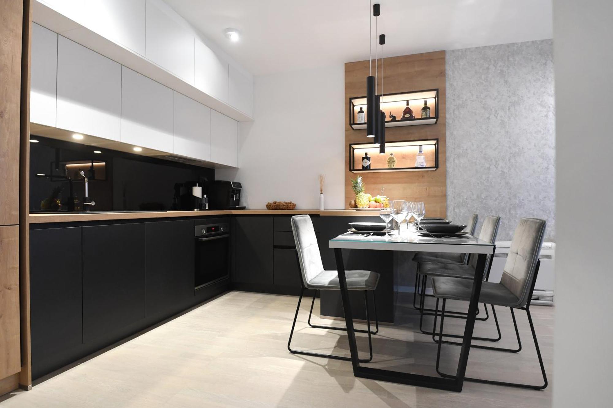 Apartment K&p - Luxurious Retreat - Brand New !!