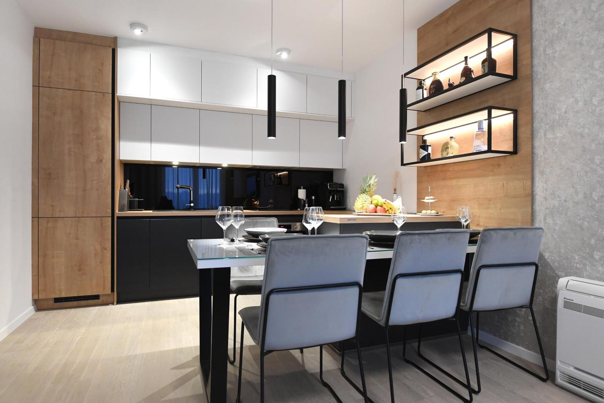 Apartment K&p - Luxurious Retreat - Brand New !!