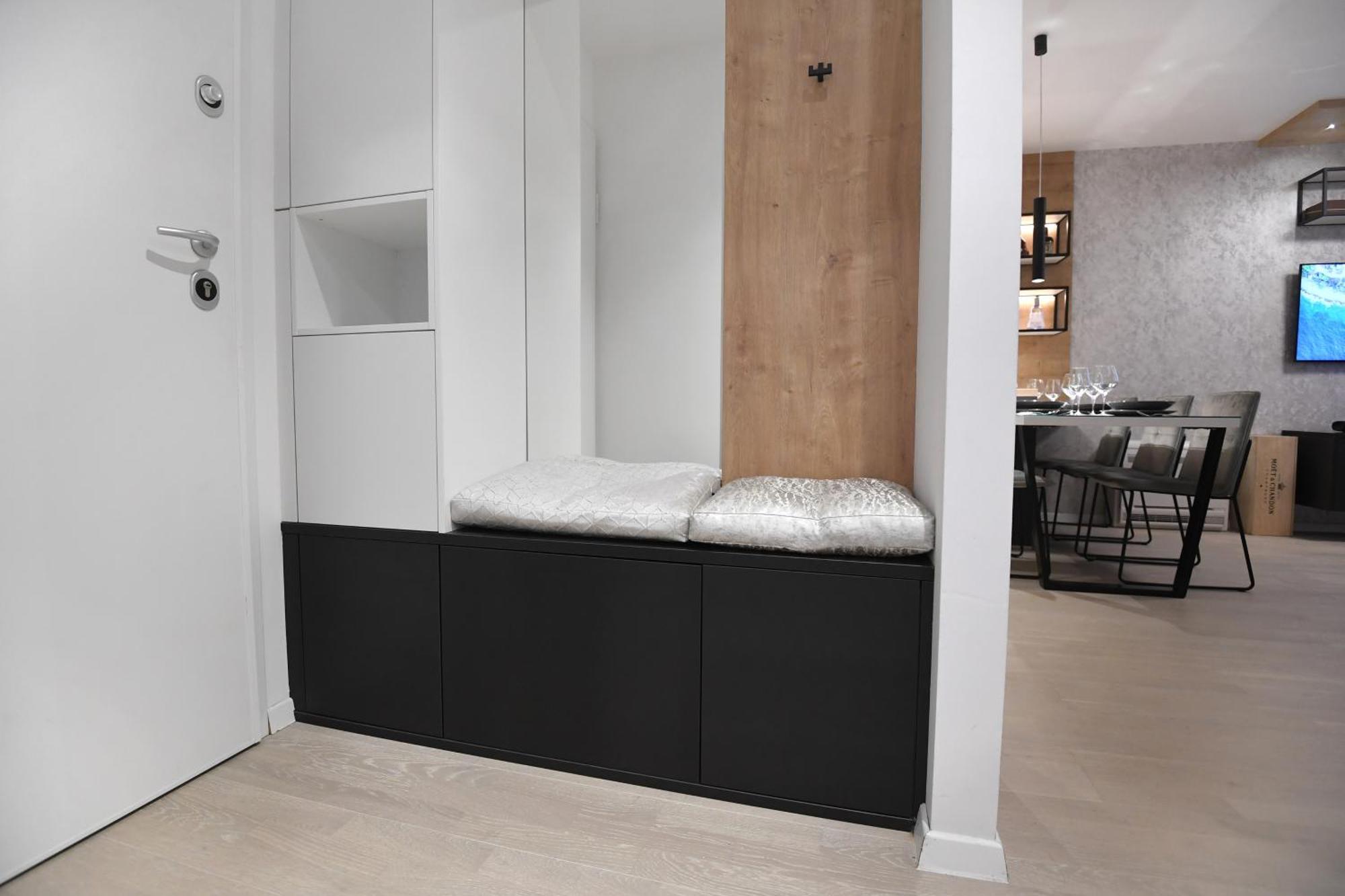 K&p - Luxurious Retreat - Brand New !! Apartment