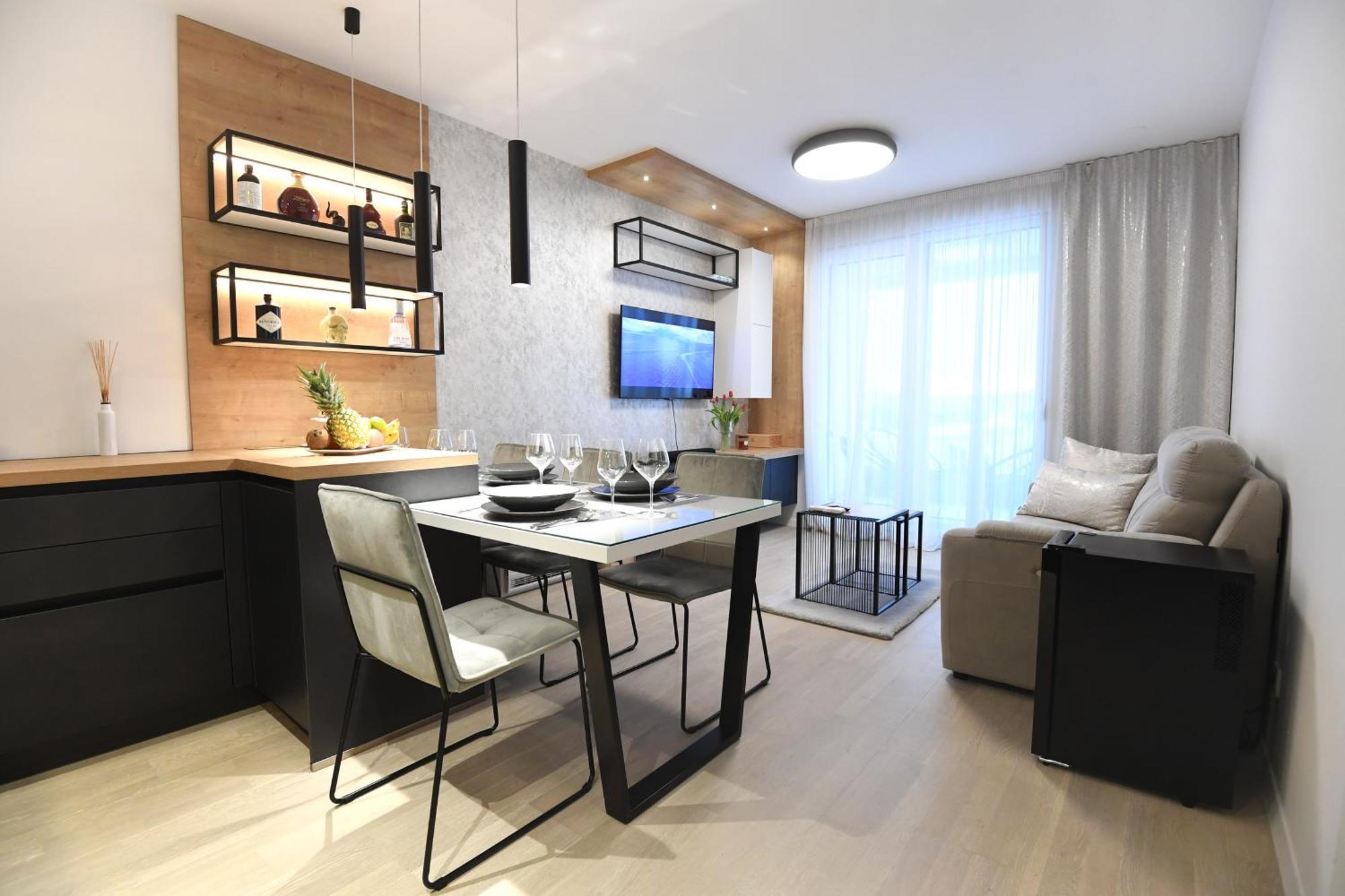 K&p - Luxurious Retreat - Brand New !! *