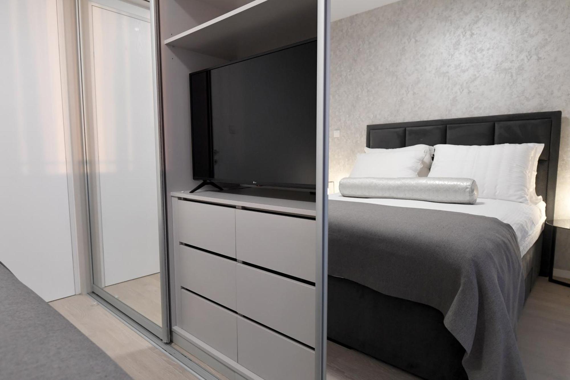 K&p - Luxurious Retreat - Brand New !! *