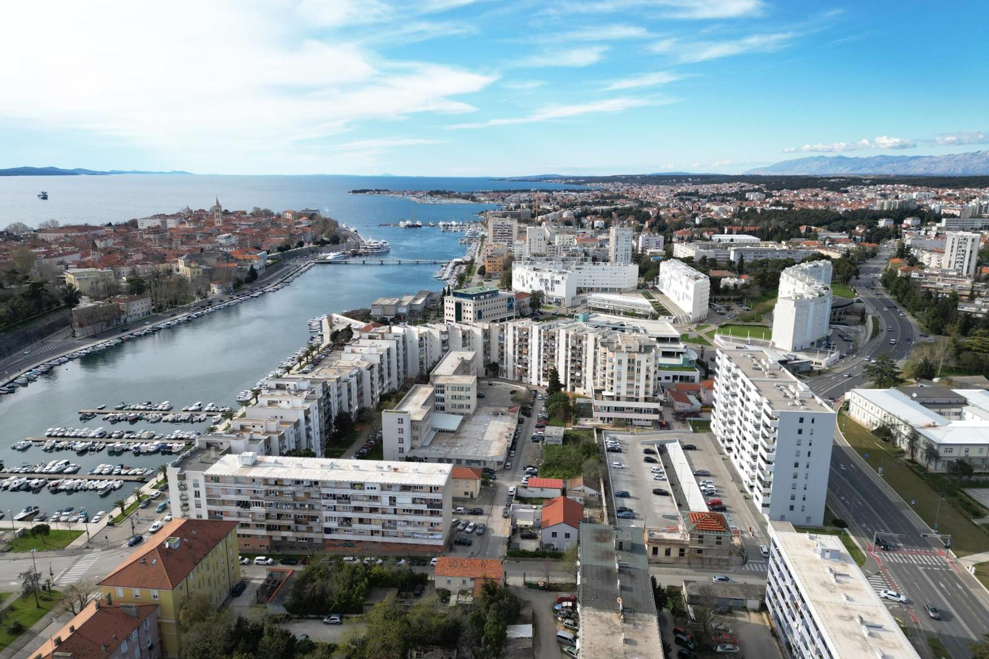 K&p - Luxurious Retreat - Brand New !! Apartment